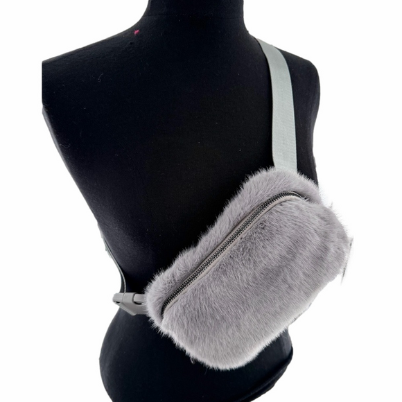 The Cashmere Project Faux Fur Fuzzy Belt Bag Fanny Pack Gray Siper Soft NEW